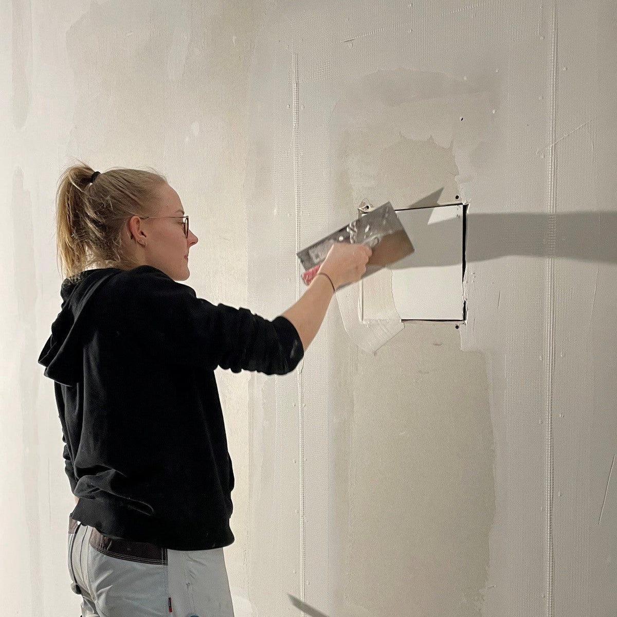 Posa diretta nel cartongesso senza installation frame (backbox): appoggi stabili e piani in tutti i punti di fissaggio previsti